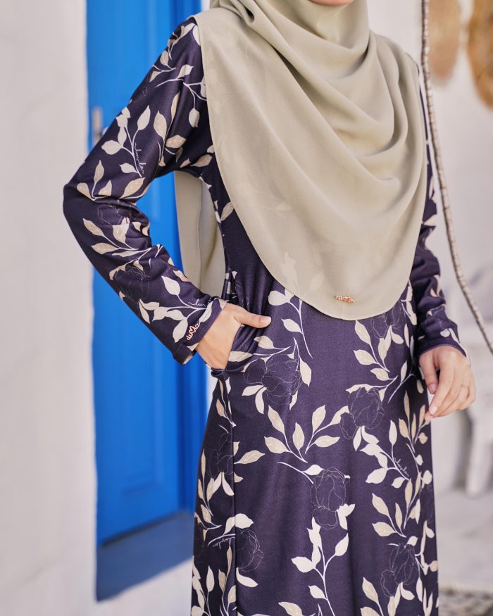 Baju Kurung Pahang Laura Printed 10.0 - Black Rose - Image 5