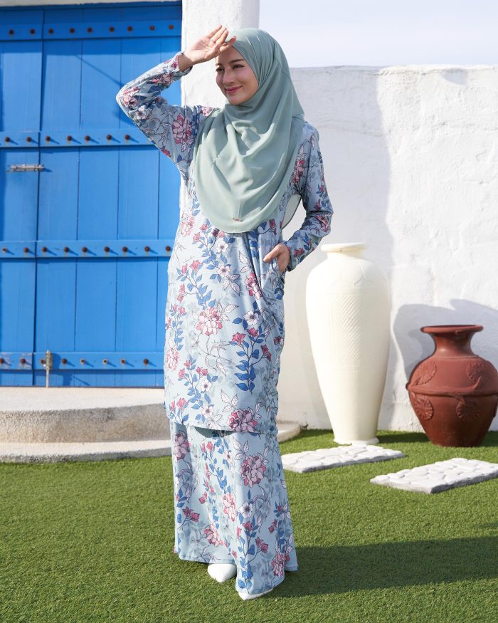 Baju Kurung Pahang Laura Printed 10.0 - Dahlia Turqoise - Image 2