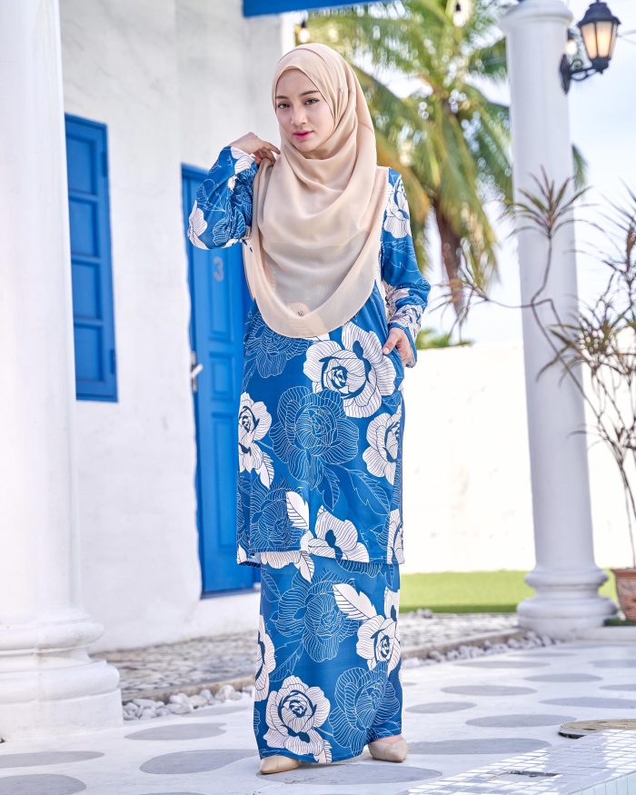 Baju Kurung Pahang Laura Printed 9.0 - Midnight Marigold - Image 3