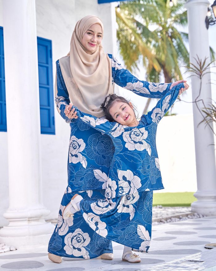 Baju Kurung Pahang Laura Printed 9.0 - Midnight Marigold - Image 4