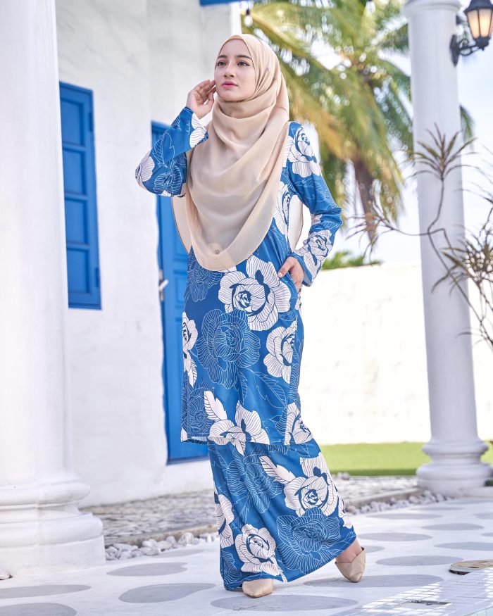 Baju Kurung Pahang Laura Printed 9.0 - Midnight Marigold - Image 2