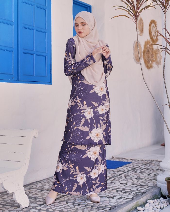 Baju Kurung Pahang Laura Printed 10.0 - Midnight Narcissus