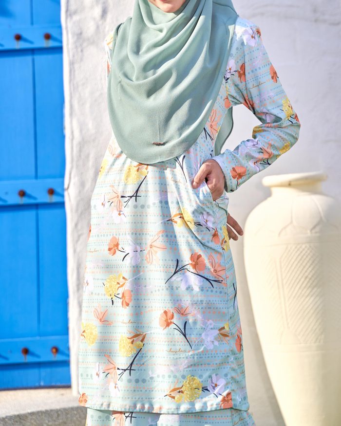 Baju Kurung Pahang Laura Printed 10.0 - Mint Fuji - Image 4