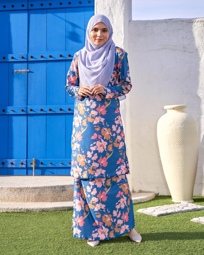 Baju Kurung Pahang Laura Printed 10.0 - Ocean Blossom - Image 3