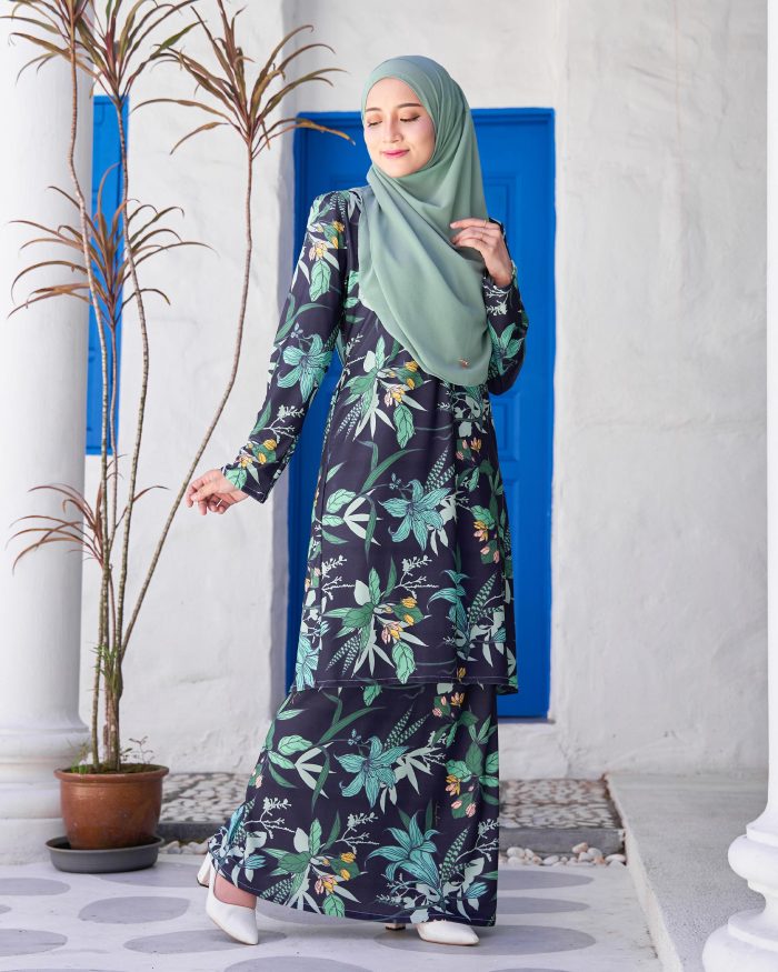 Baju Kurung Pahang Laura Printed 9.0 - Oxford Lily - Image 3