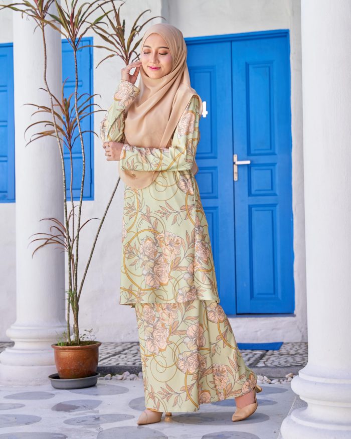 Baju Kurung Pahang Laura Printed 9.0 - Royal Dahlia - Image 2