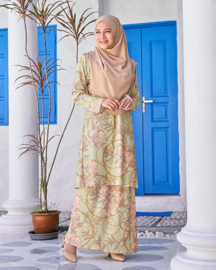 Baju Kurung Pahang Laura Printed 9.0 - Royal Dahlia - Image 3