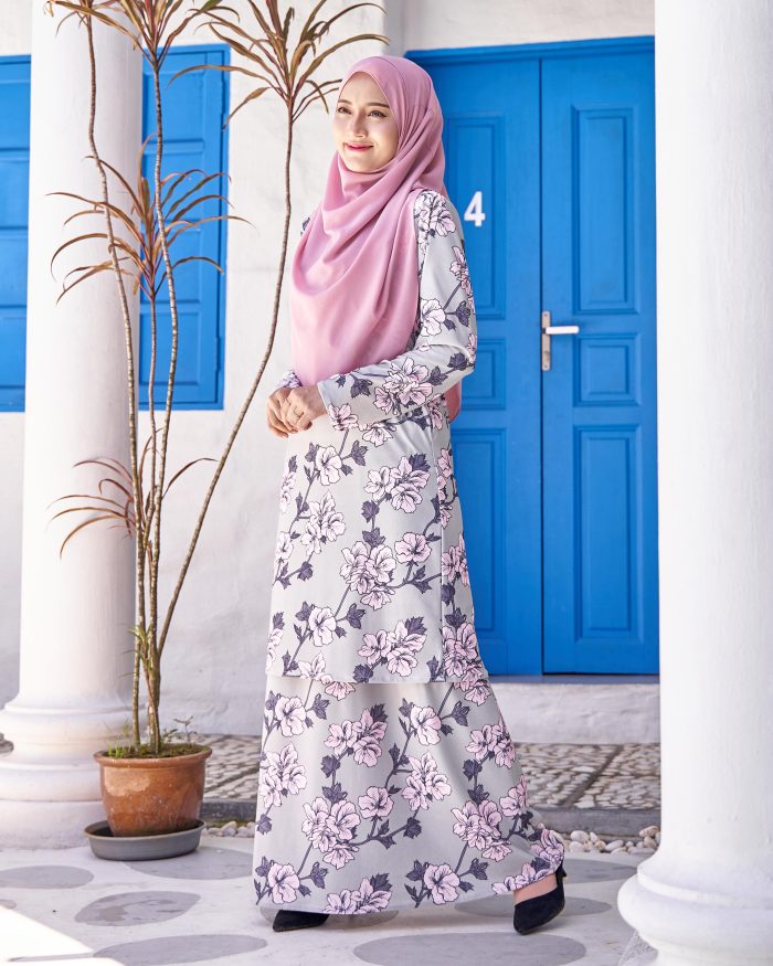 Baju Kurung Pahang Laura Printed 9.0 - Silver Gladiolus