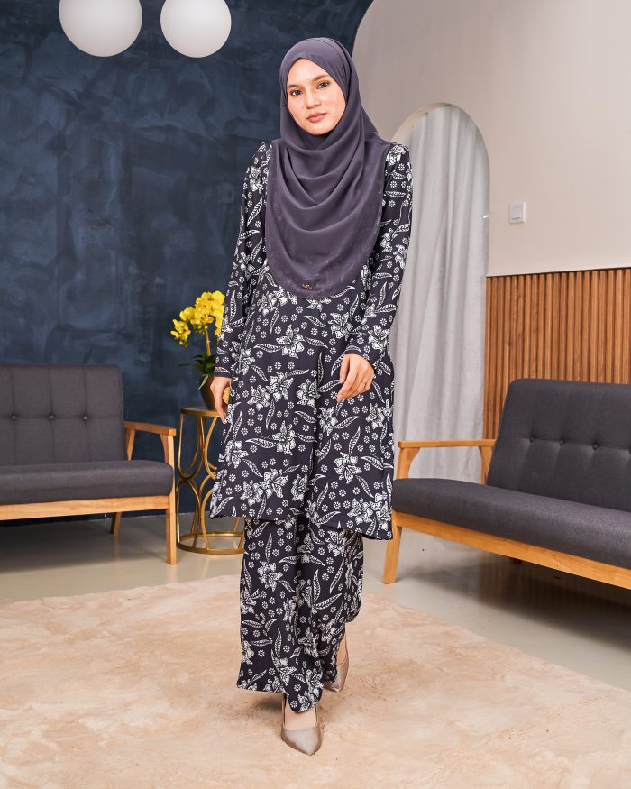 Baju Kurung Pahang Laura Printed 11.0 - Abstract Black - Image 4