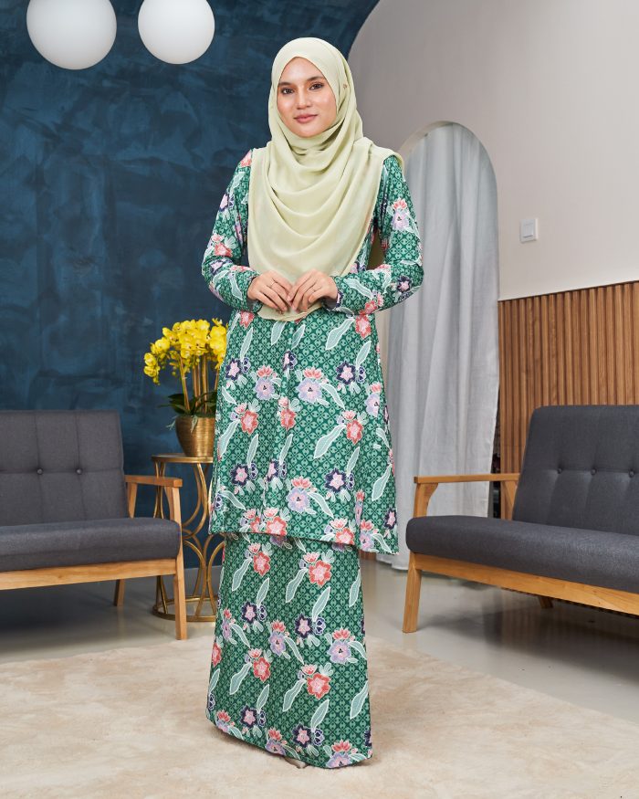 Baju Kurung Pahang Laura Printed 11.0 - Betawi Green - Image 4