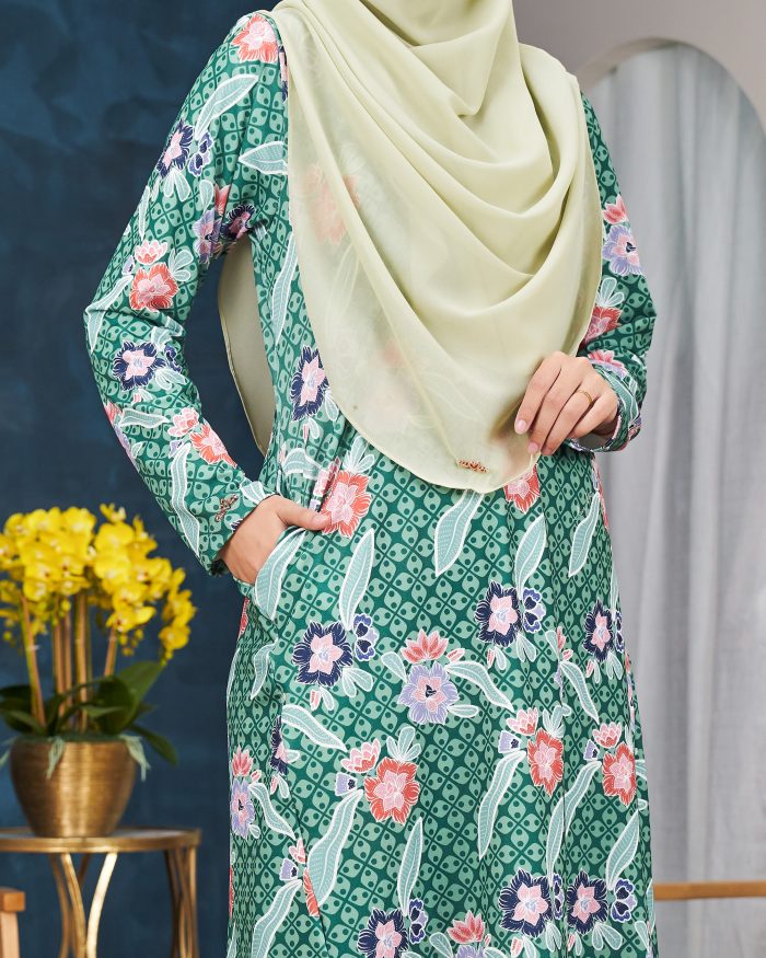 Baju Kurung Pahang Laura Printed 11.0 - Betawi Green - Image 5