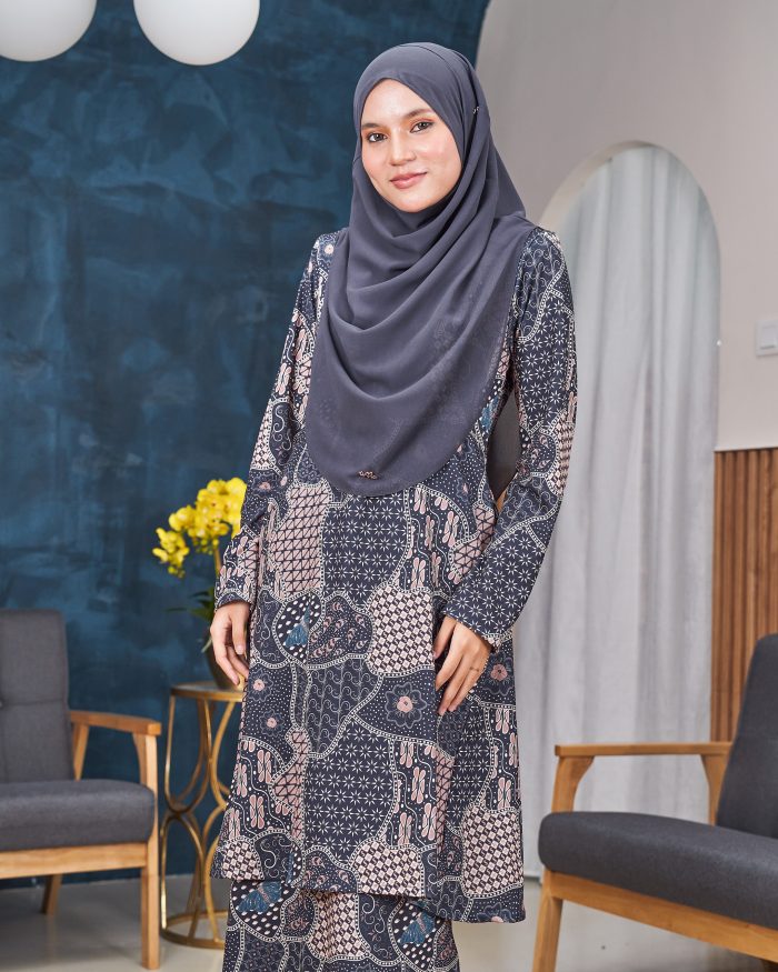 Baju Kurung Pahang Laura Printed 11.0 - Chicory Grey - Image 5