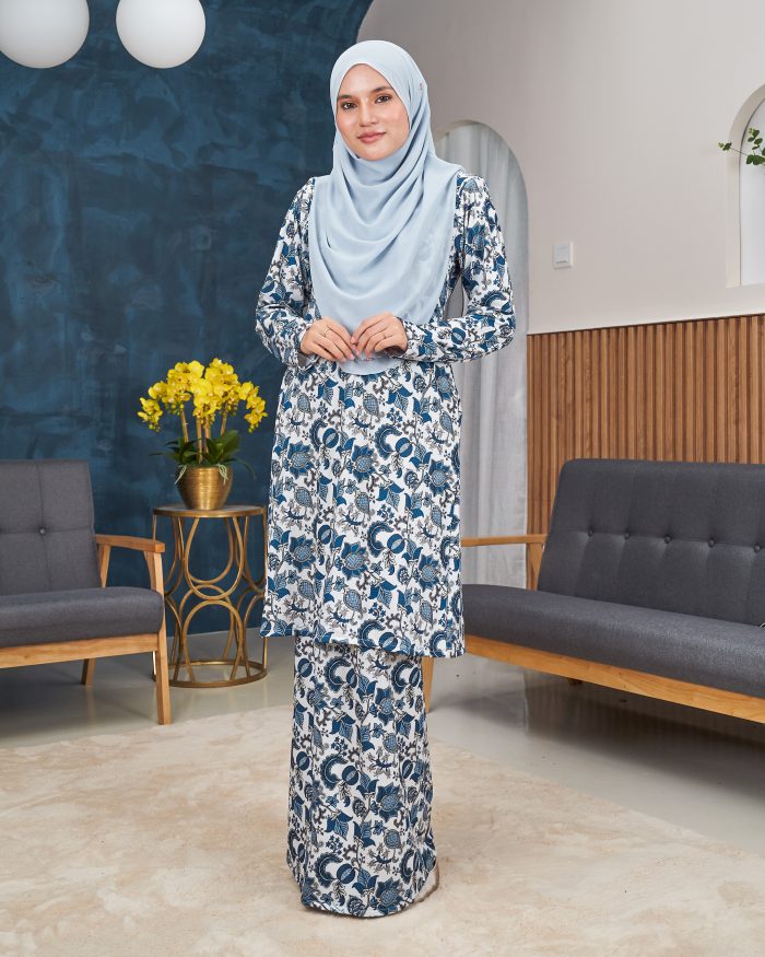 Baju Kurung Pahang Laura Printed 11.0 - Cloudy Kartika - Image 2