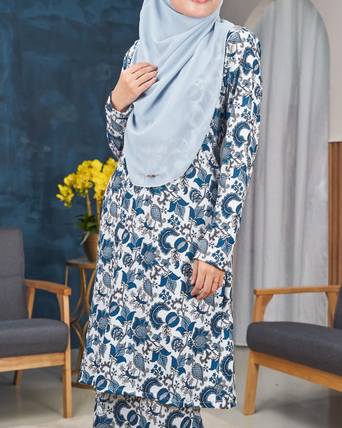 Baju Kurung Pahang Laura Printed 11.0 - Cloudy Kartika - Image 3