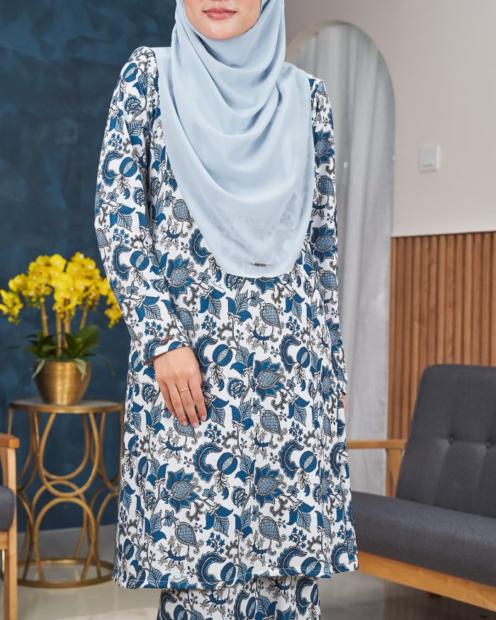 Baju Kurung Pahang Laura Printed 11.0 - Cloudy Kartika - Image 4