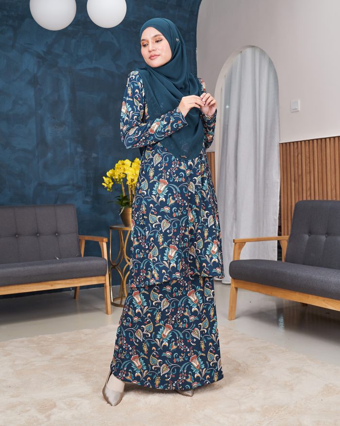 Baju Kurung Pahang Laura Printed 11.0 - Fiona Teal - Image 2