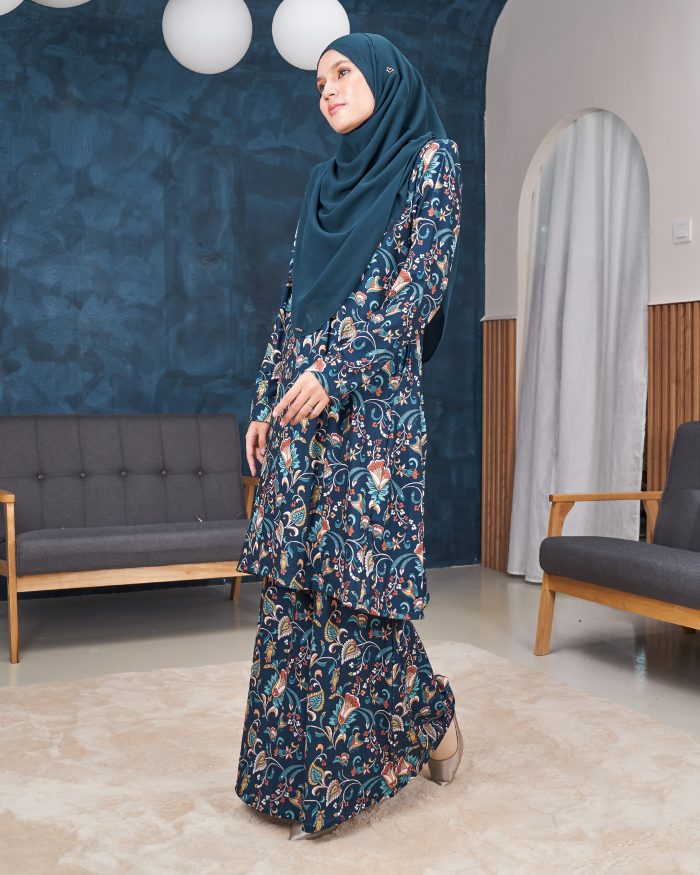 Baju Kurung Pahang Laura Printed 11.0 - Fiona Teal - Image 4