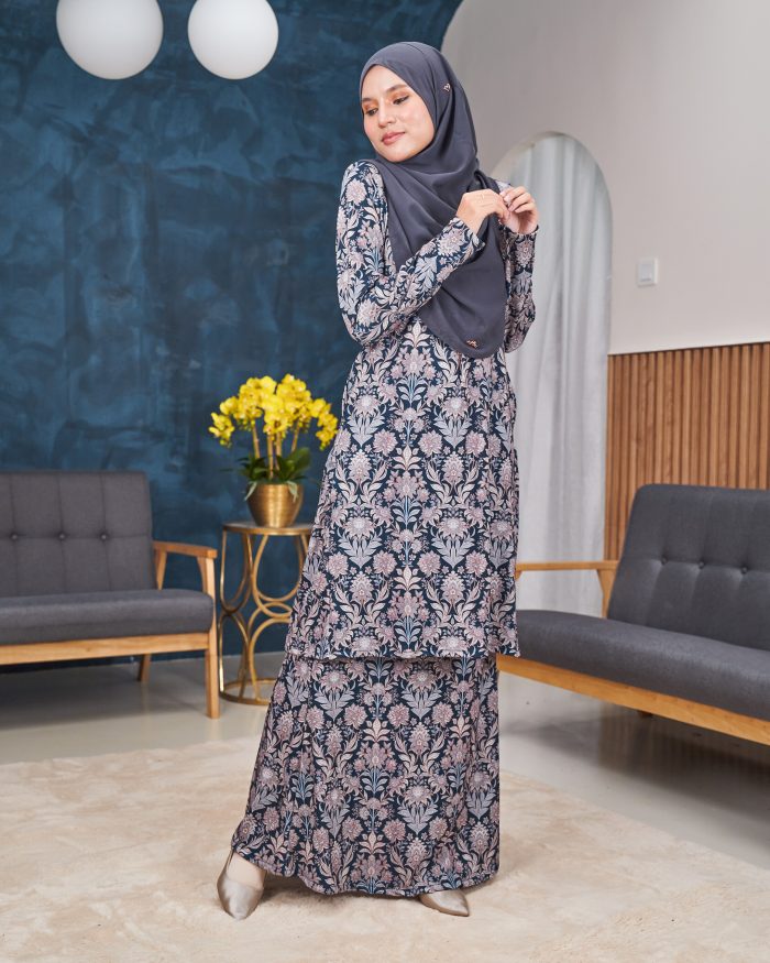 Baju Kurung Pahang Laura Printed 11.0 - Puspa Cloves - Image 3