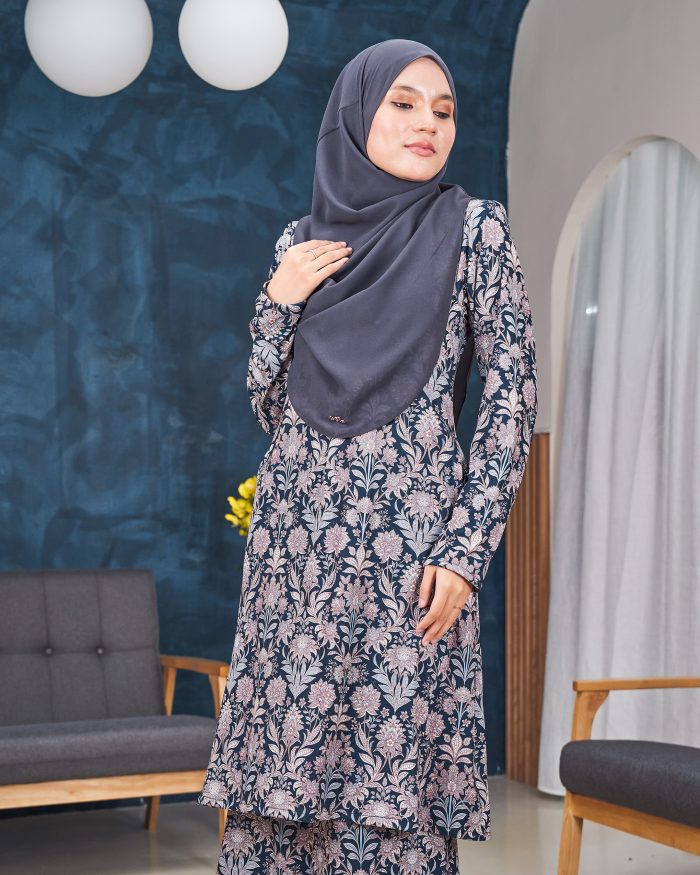 Baju Kurung Pahang Laura Printed 11.0 - Puspa Cloves - Image 4