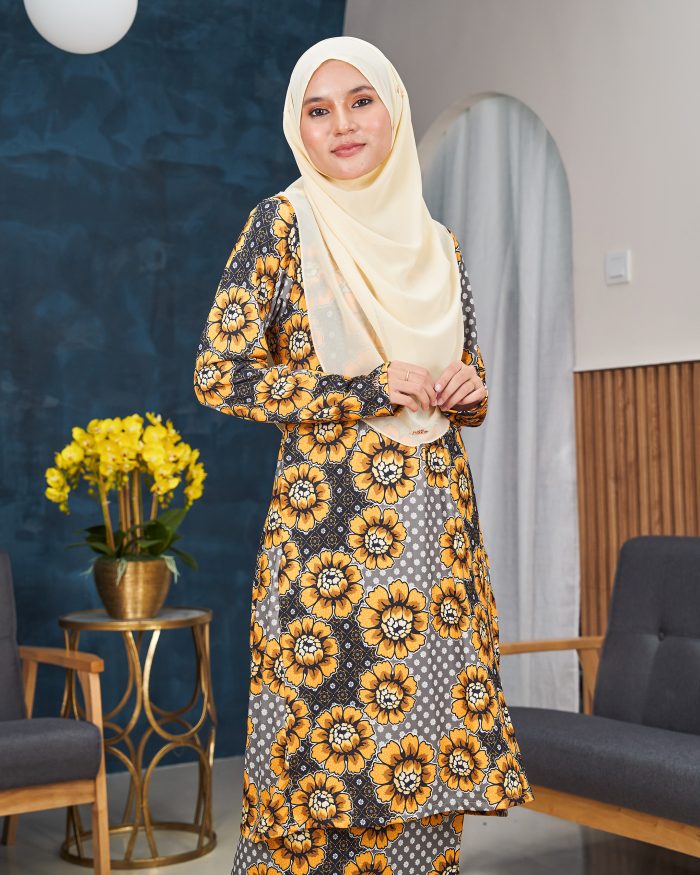 Baju Kurung Pahang Laura Printed 11.0 - Sunflower Grey - Image 2