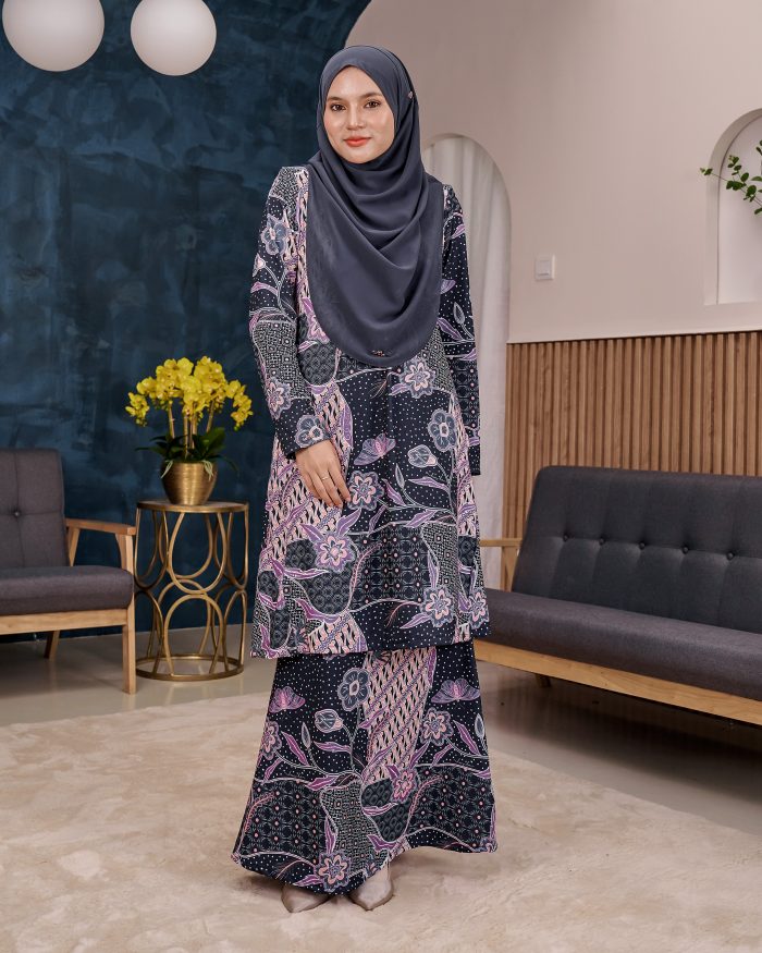 Baju Kurung Pahang Laura Printed 11.0 - Suria Lavender - Image 2