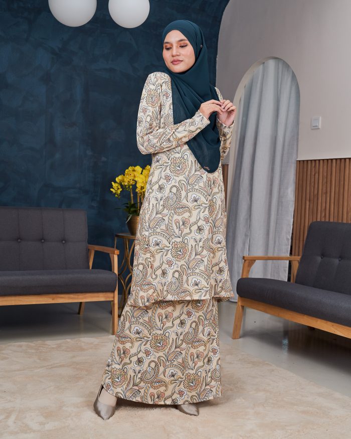 Baju Kurung Pahang Laura Printed 11.0 - Whisper Brown - Image 2