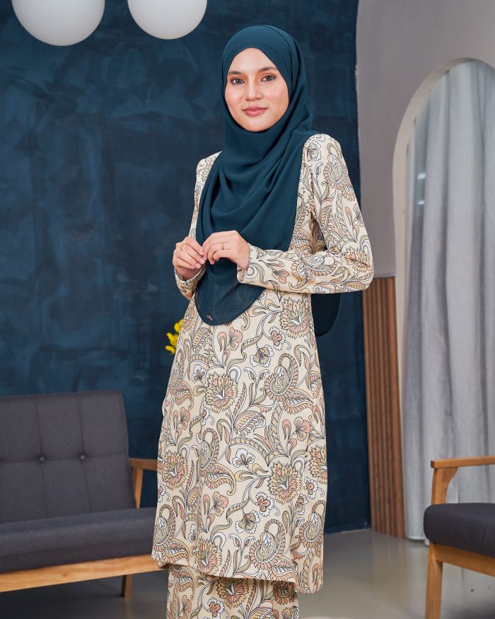 Baju Kurung Pahang Laura Printed 11.0 - Whisper Brown - Image 4