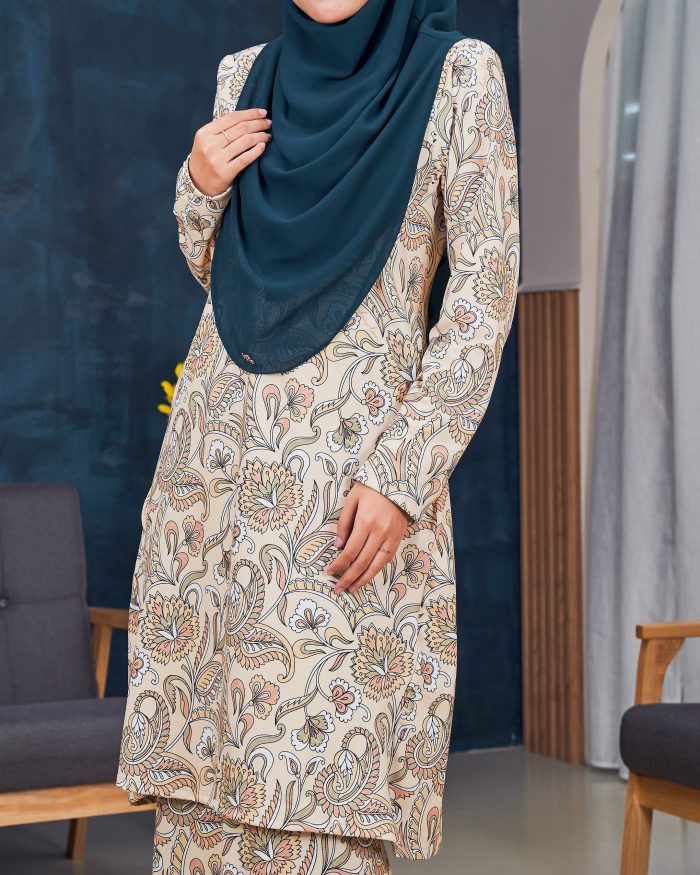 Baju Kurung Pahang Laura Printed 11.0 - Whisper Brown - Image 3