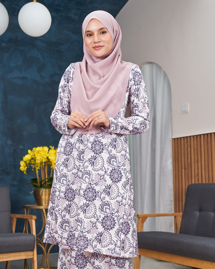 Baju Kurung Pahang Laura Printed 11.0 - White Floral - Image 4