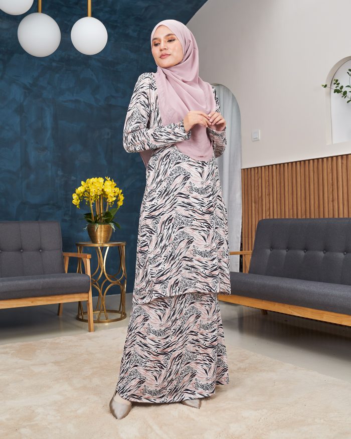 Baju Kurung Pahang Laura Printed 11.0 - White Leopard