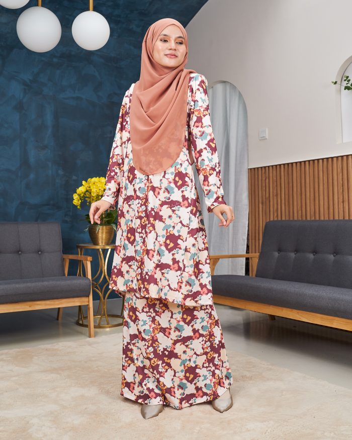 Baju Kurung Pahang Laura Printed 11.0 - Winter Ruby - Image 2