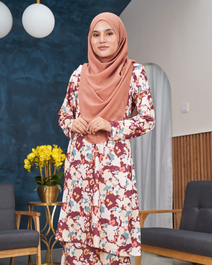 Baju Kurung Pahang Laura Printed 11.0 - Winter Ruby - Image 6