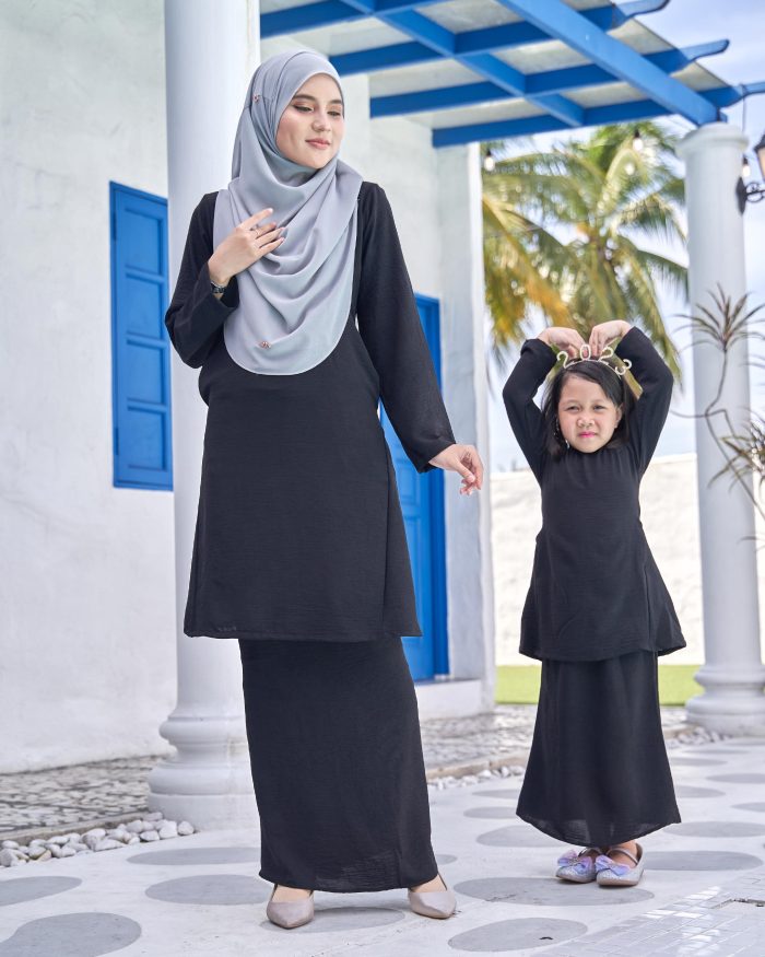 Baju Kurung Pahang Sara Kids - Black - Image 4