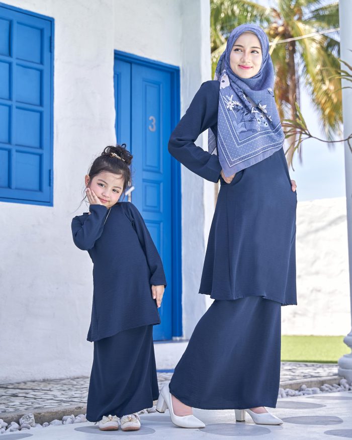 Baju Kurung Pahang Sara - Midnight Blue - Image 5