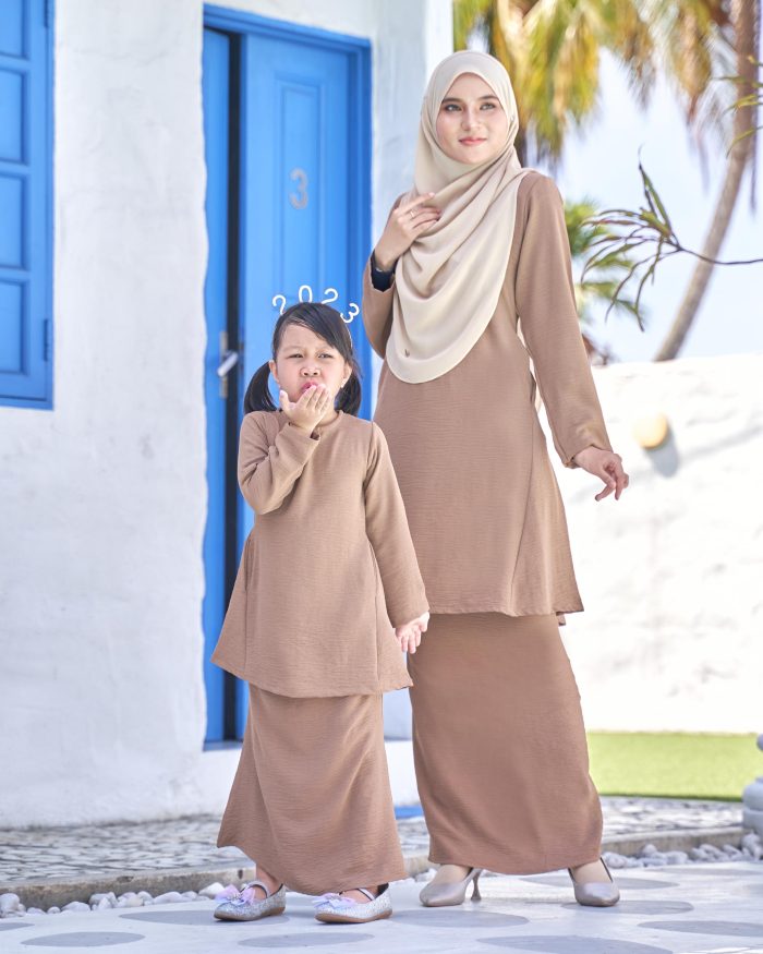 Baju Kurung Pahang Sara Kids - Peru Brown - Image 4