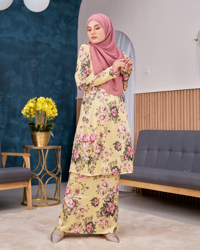 Baju Kurung Pahang Sarina - Light Yellow - Image 3