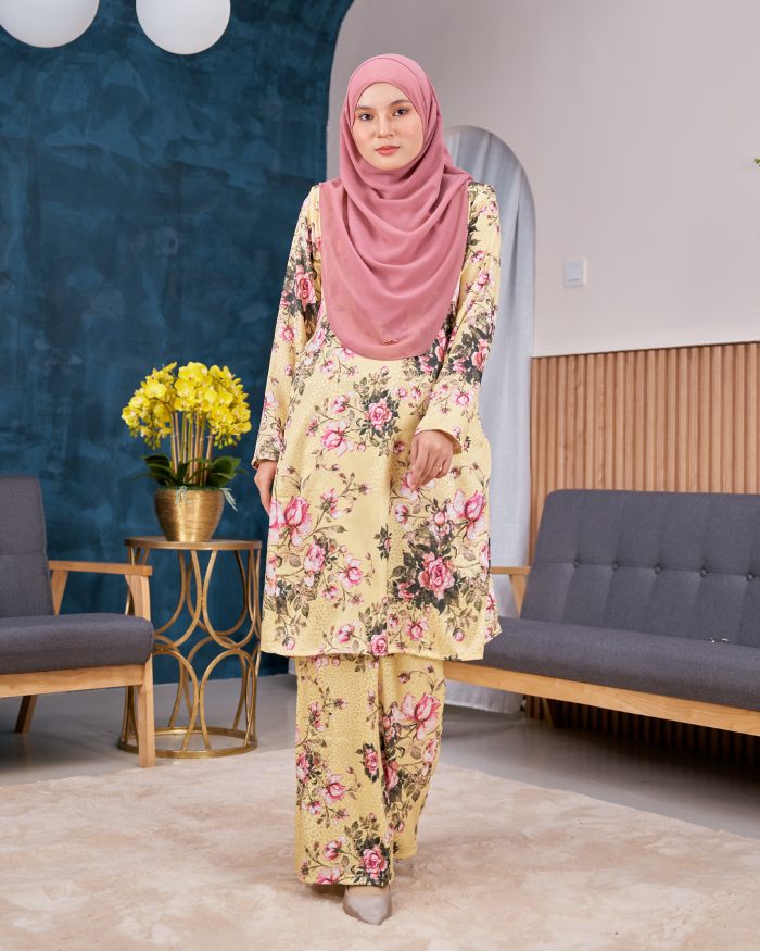 Baju Kurung Pahang Sarina - Light Yellow - Image 2