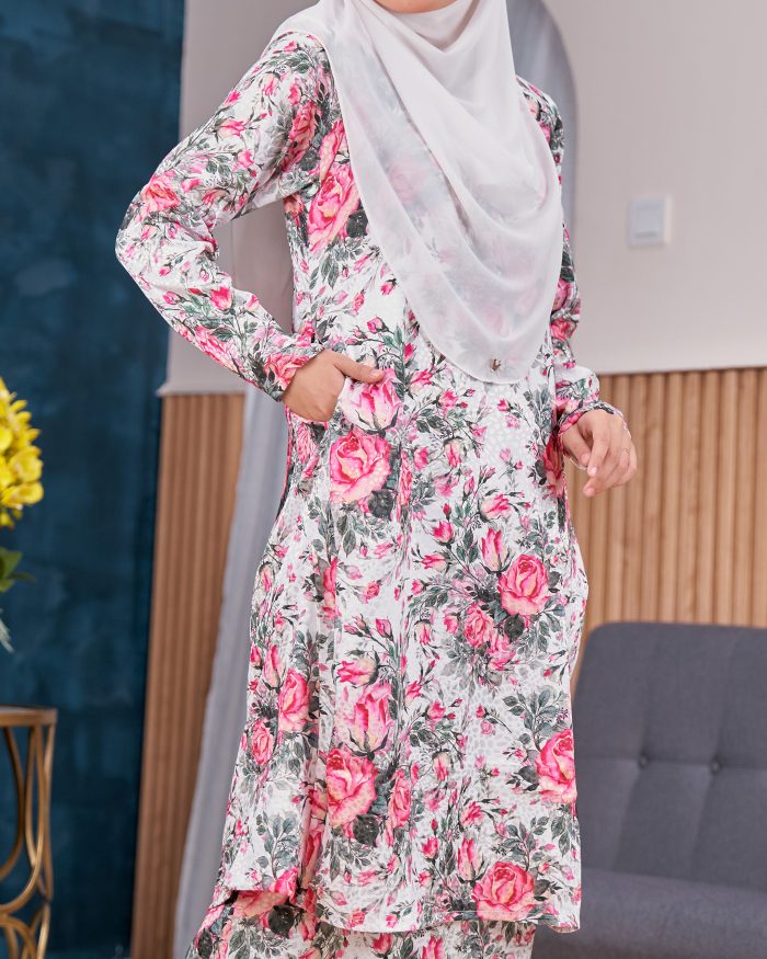 Baju Kurung Pahang Sarina - Rosie White - Image 5