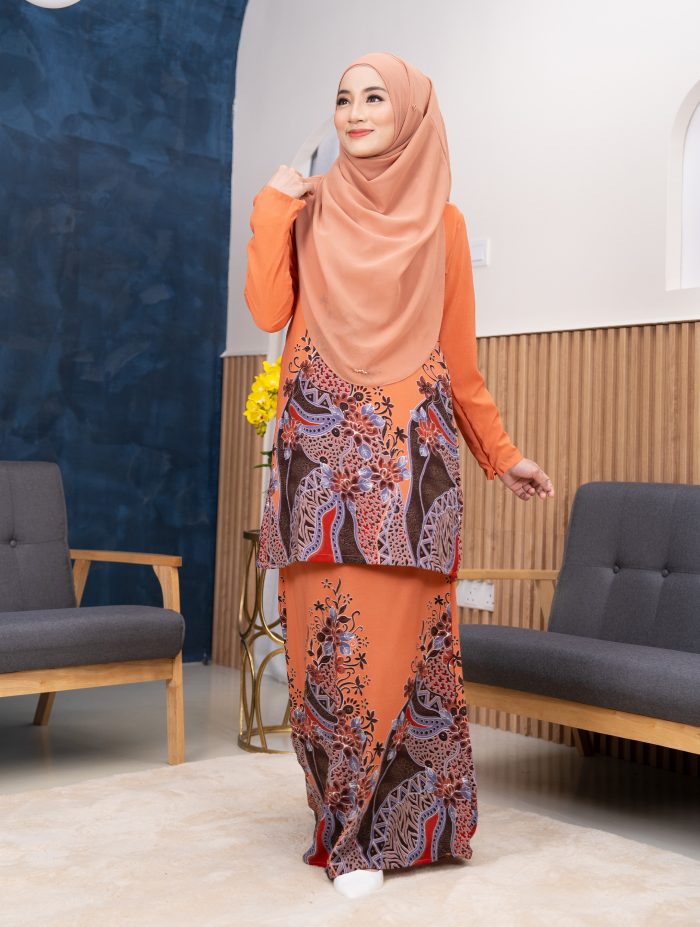 Baju Kurung Moden Batik Sultanah - Begonia Monarch Brick - Image 4