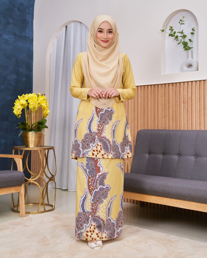 Baju Kurung Moden Batik Sultanah - Kristal Creamy Mustard - Image 2