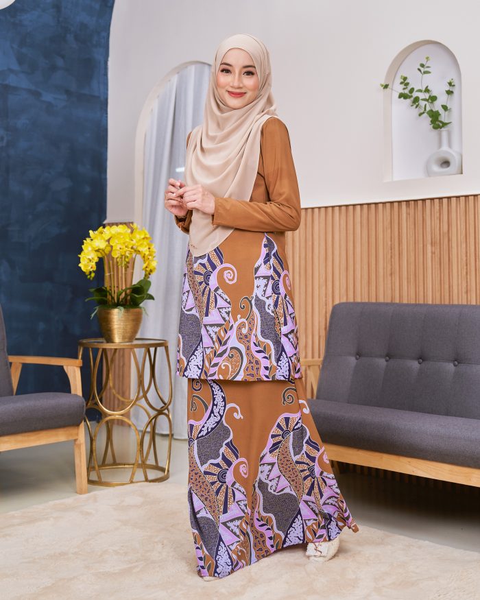 Baju Kurung Moden Batik Sultanah - Sumatera Coffee Brown - Image 2