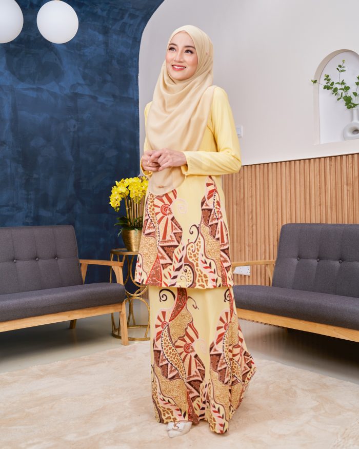 Baju Kurung Moden Batik Sultanah - Sumatera Pastel Yellow - Image 2