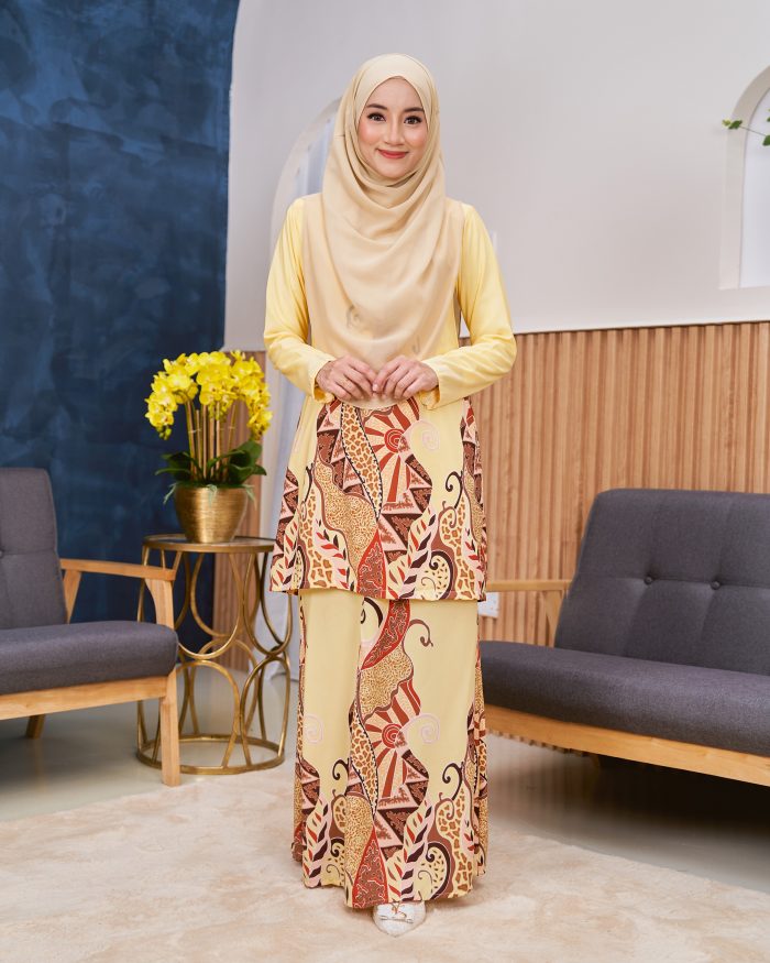 Baju Kurung Moden Batik Sultanah - Sumatera Pastel Yellow - Image 4