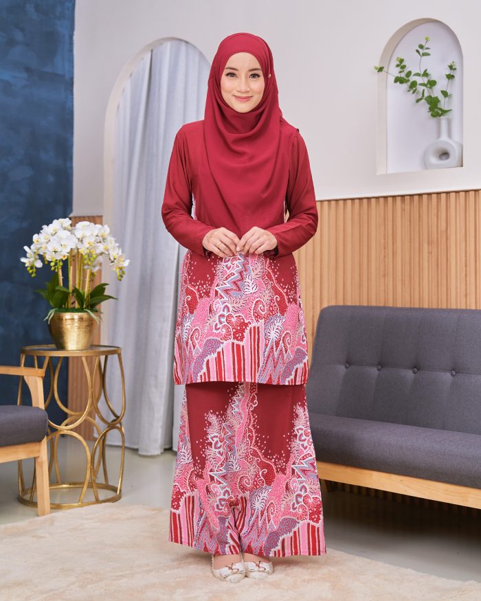 Baju Kurung Moden Batik Sultanah - Sekar Maroon Ruby - Image 4