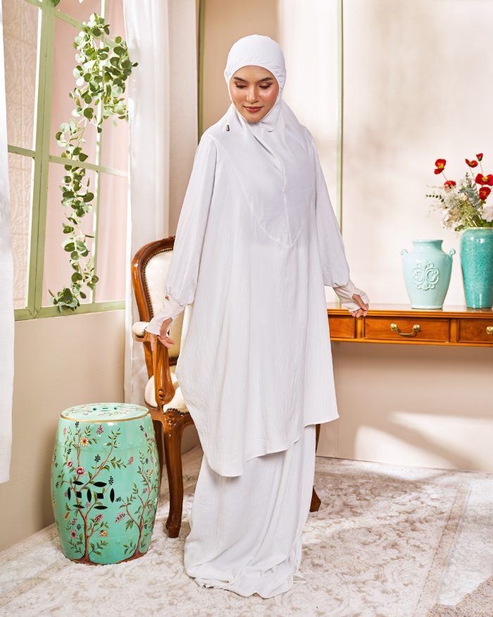 Telekung Larifah - Crisp White - Image 3