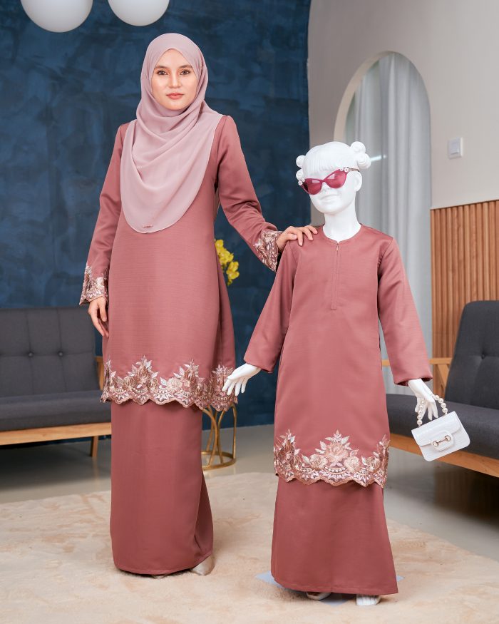 Baju Kurung Lace Safaira - Rouge Pink - Image 6