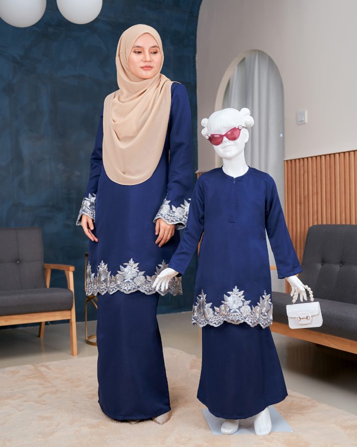 Baju Kurung Lace Safaira Kids - Navy Blue - Image 4