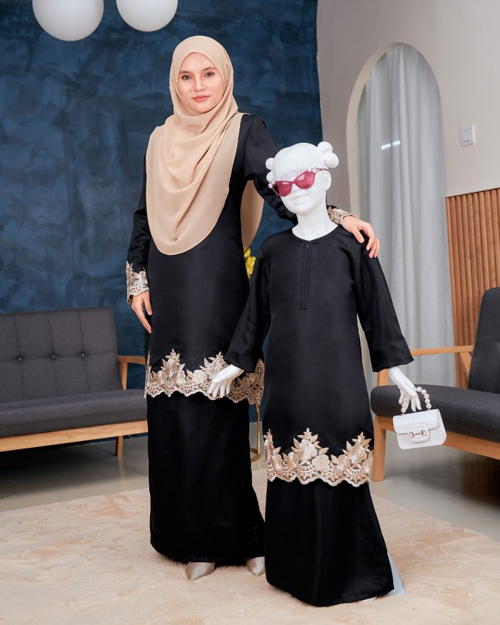 Baju Kurung Lace Safaira Kids - Jet Black - Image 4