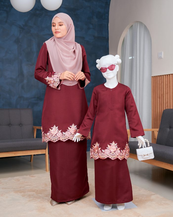 Baju Kurung Lace Safaira Kids - Maroon - Image 4