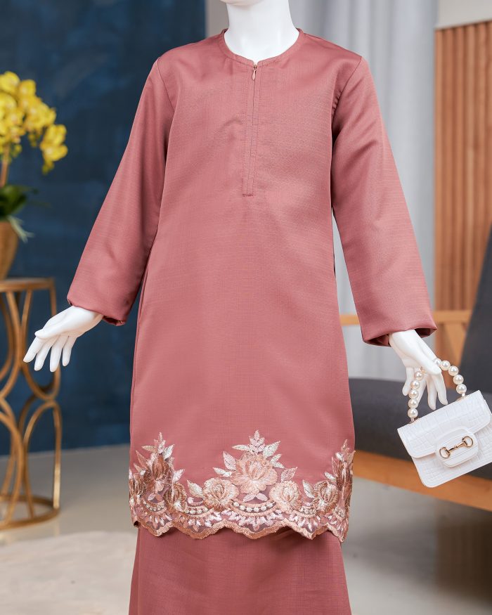 Baju Kurung Lace Safaira Kids - Rouge Pink - Image 2